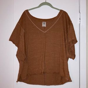 oversized burnt orange v-neck tee